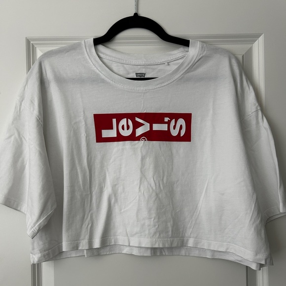 Levi’s Cropped T-Shirt - Picture 1 of 3